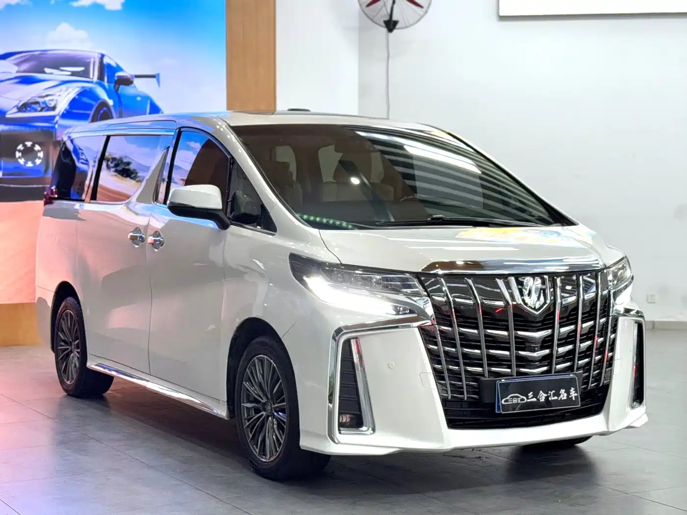 Toyota Alphard 2018 3.5L Premium фото 3