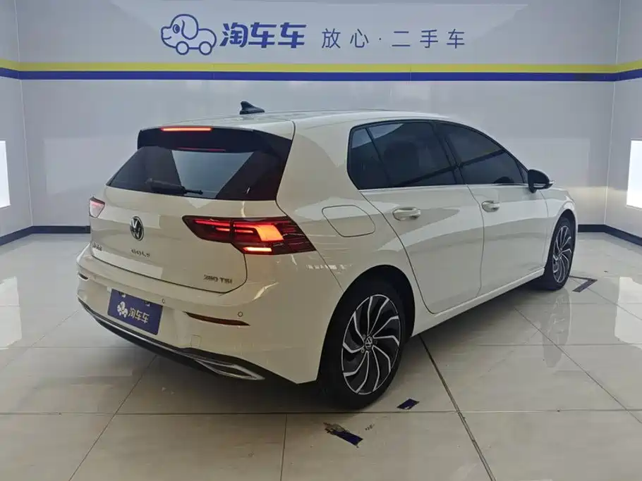 Фото 3 - Volkswagen Golf