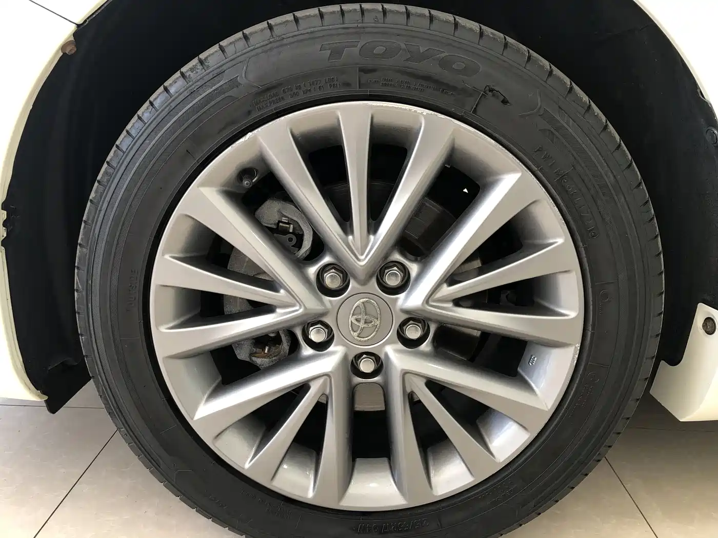 Toyota Camry 2015 2.5G Luxury Navigation Edition фото 22