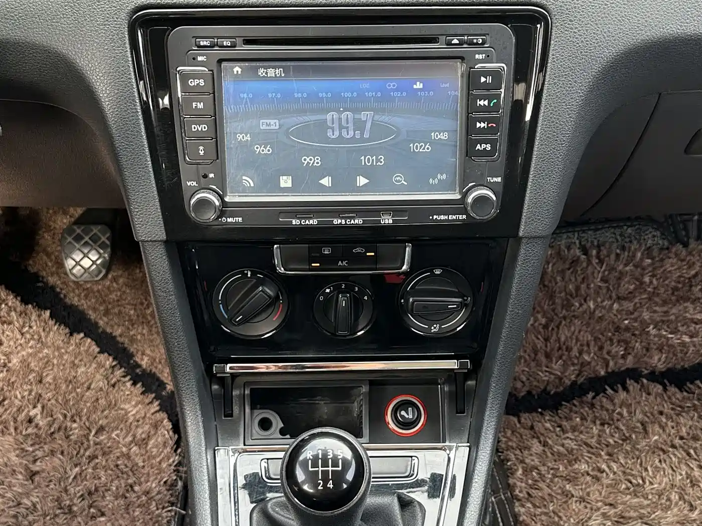 Volkswagen Bora 2014 1.6L Manual Fashion фото 19
