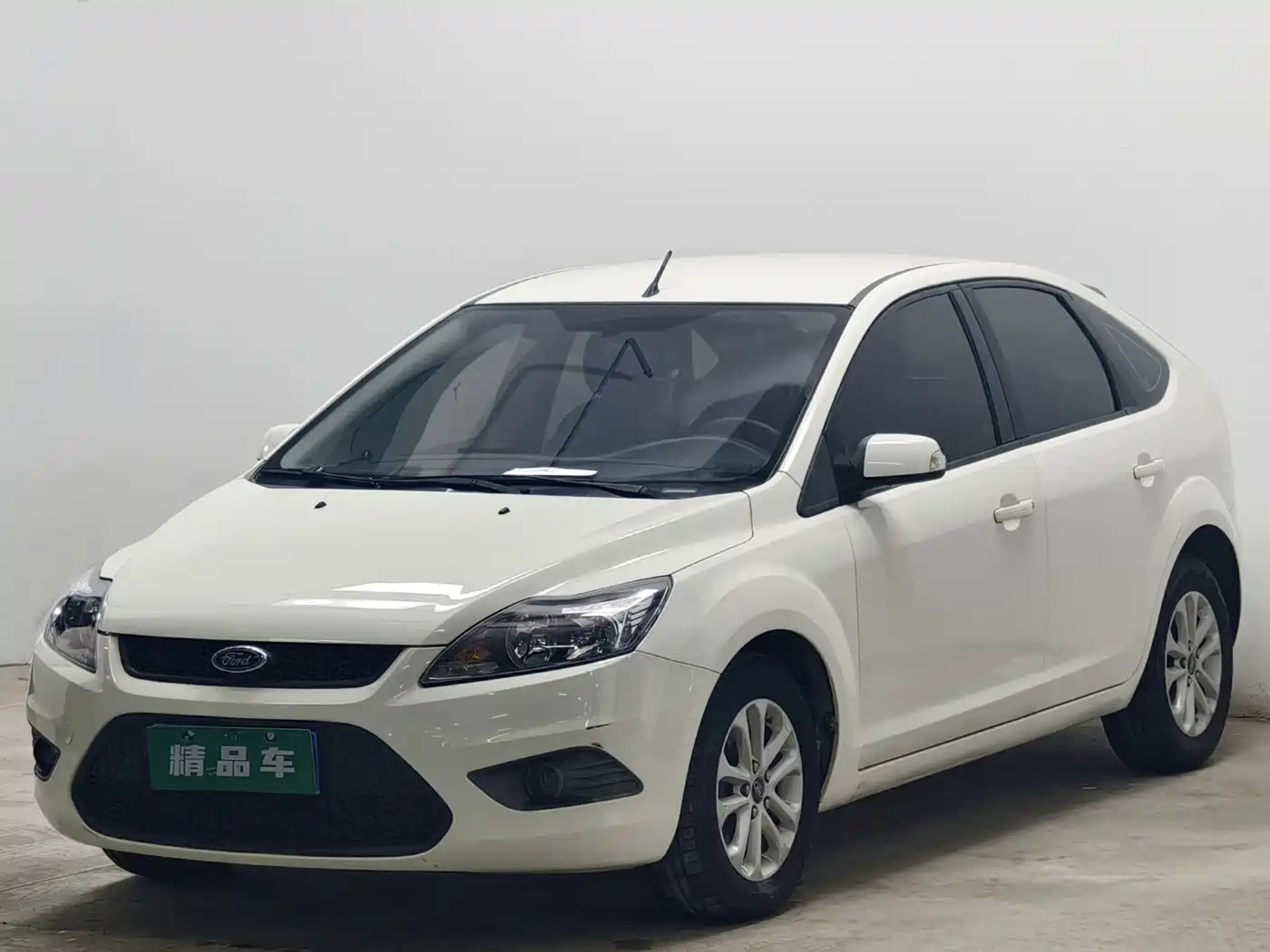 Ford Focus 2014 2013 Hatchback Classic 1.8L Automatic Base