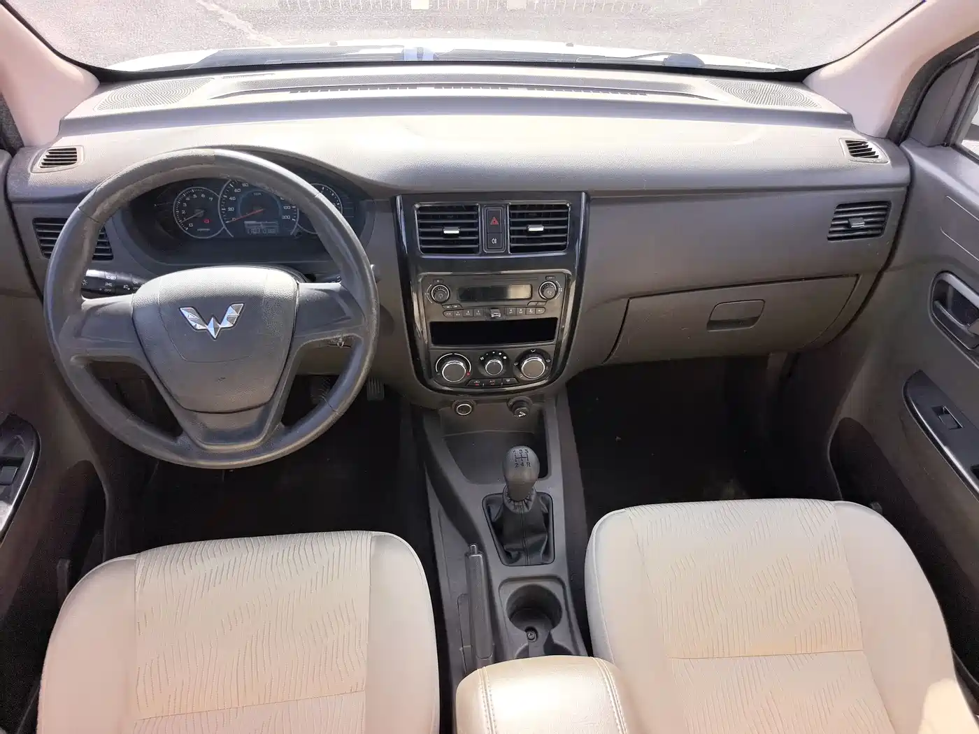 Wuling Motors Wuling Rongguang V 2016 2016 1.5L Standard