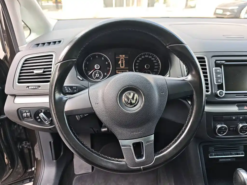 Volkswagen Sharan 2014 2013 1.8TSI Standard
