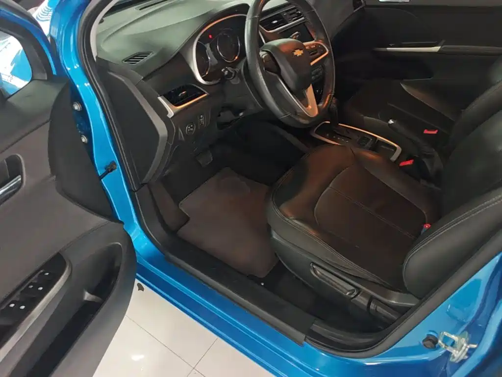 Chevrolet Lova RV 2016 2016 1.5L Automatic Fun Edition
