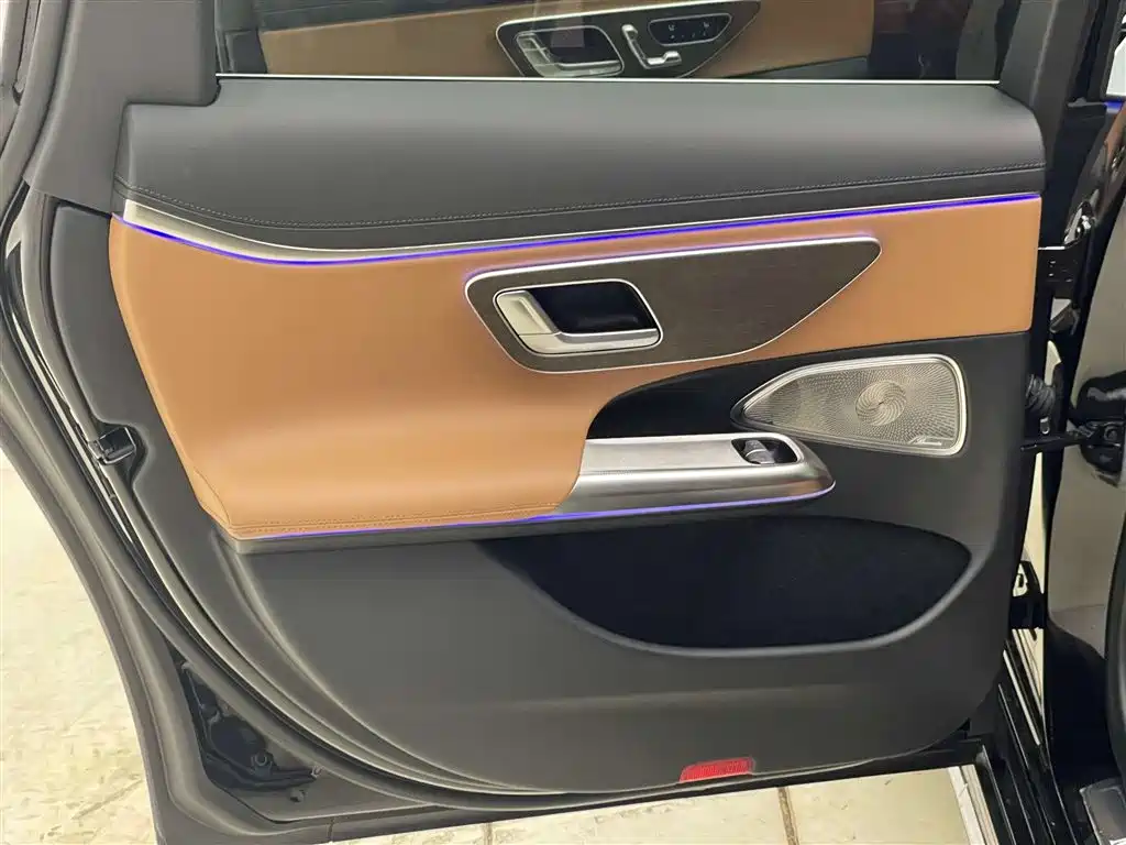 Mercedes-Benz E-Class 2024 E 300 L Fashion фото 15