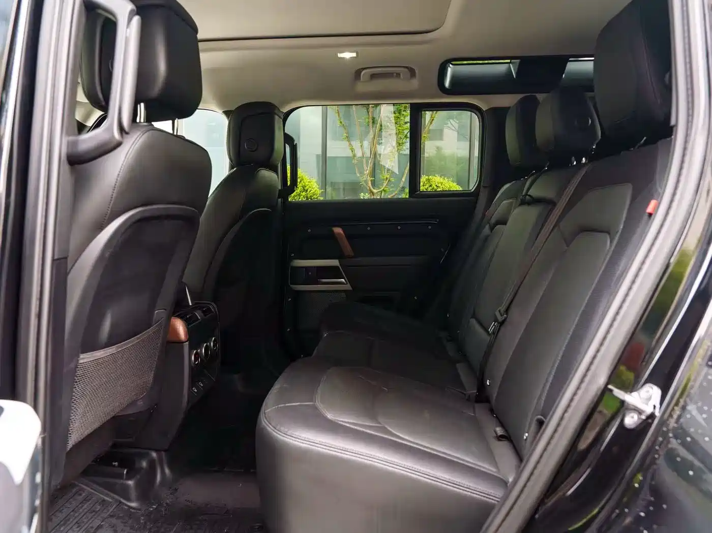 Land Rover Defender 2022 110 P400 X-DYNAMIC HSE фото 6