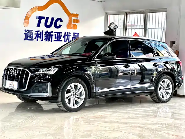 Audi Q7 2023 45 TFSI quattro S line Sport