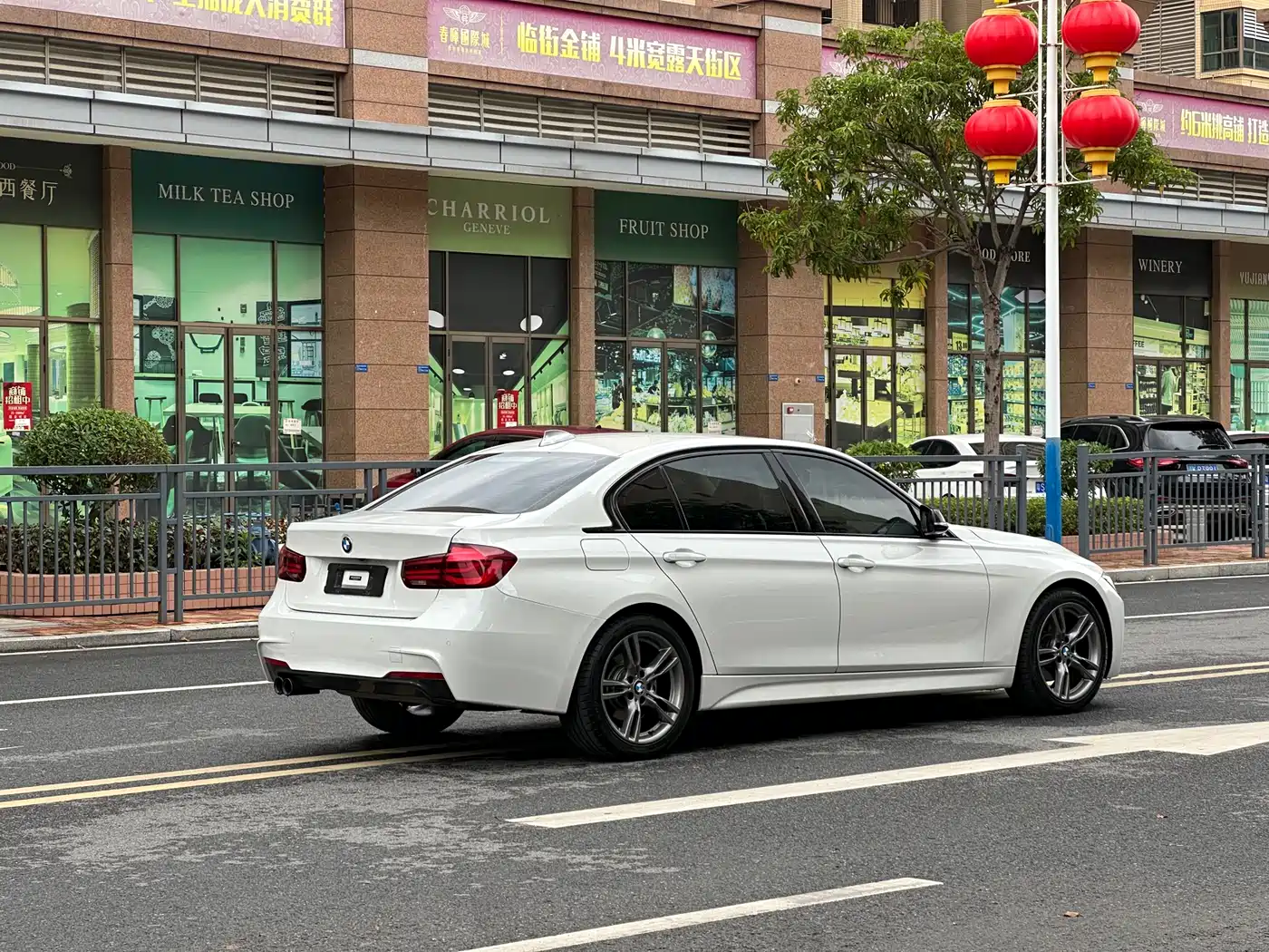 BMW 3 Series 2018 320Li M Sport Black Night Edition фото 7