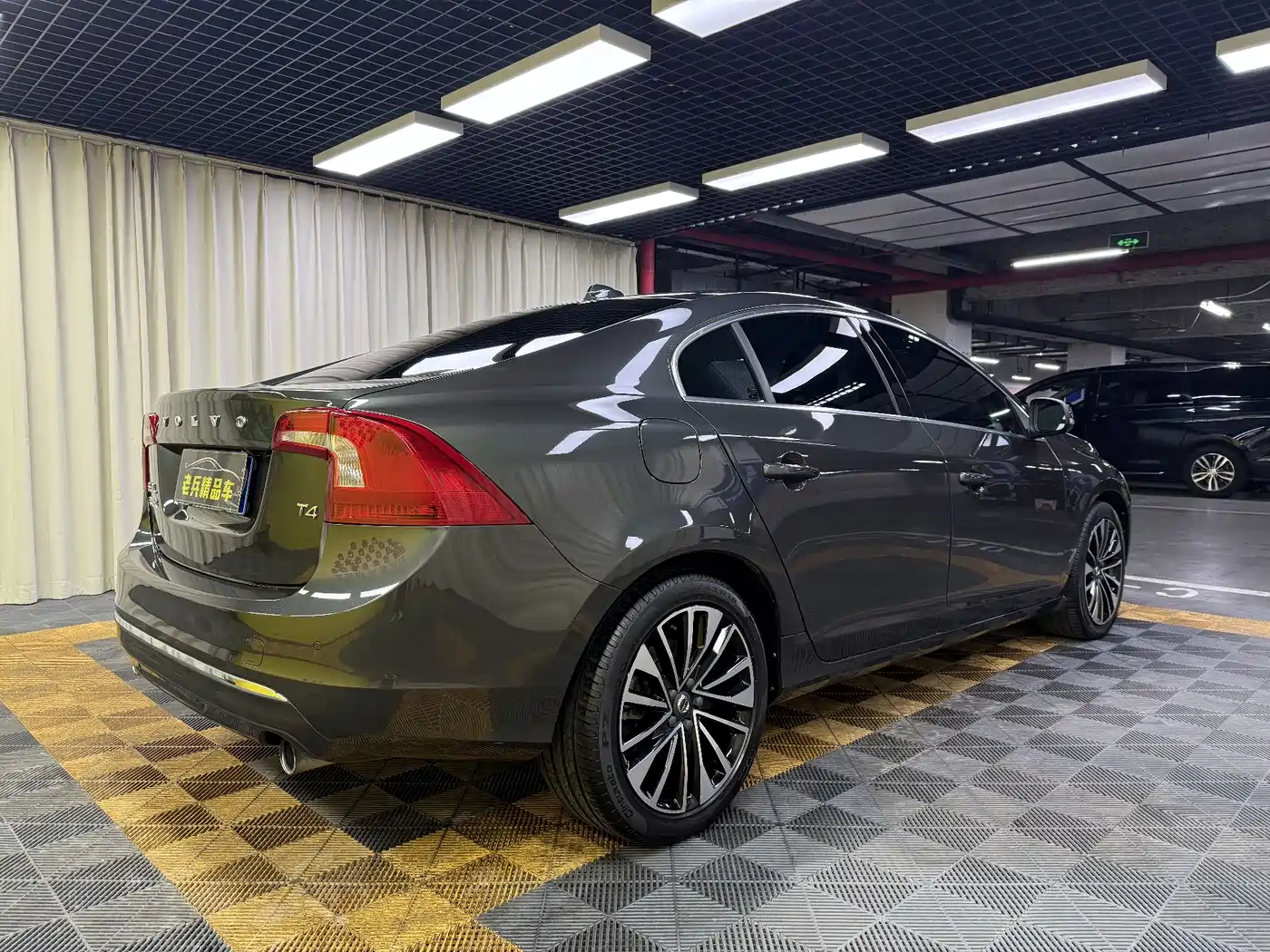 Фото 10 - Volvo S60