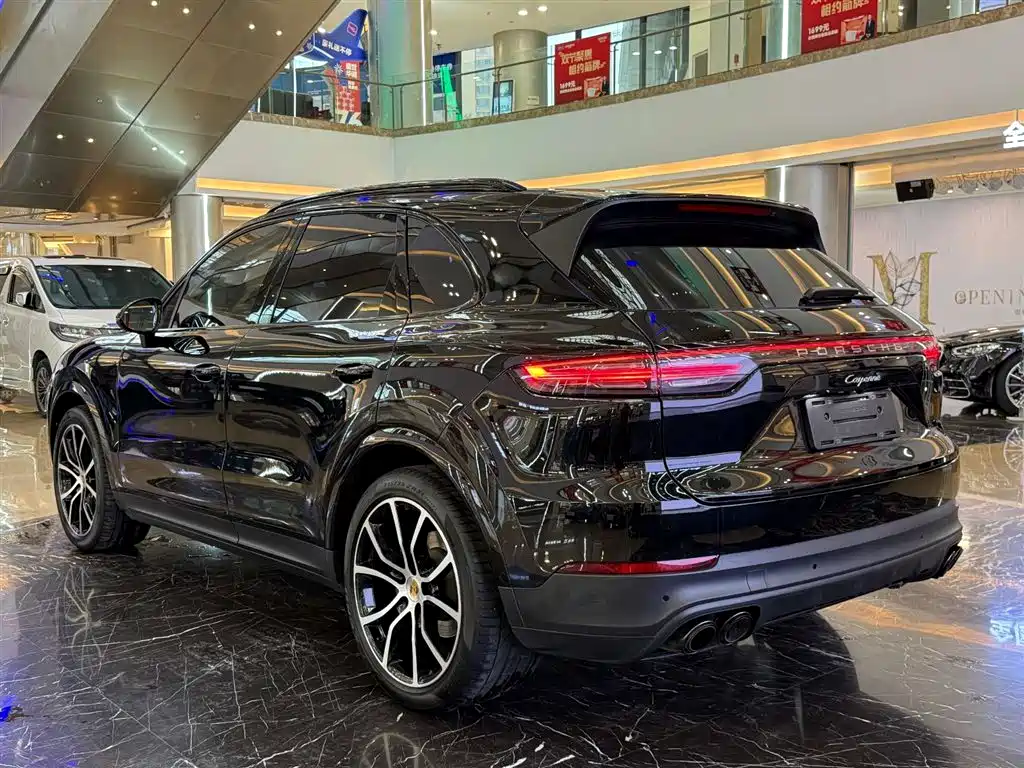 PORSCHE CAYENNE