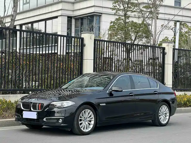 BMW 5 SERIES