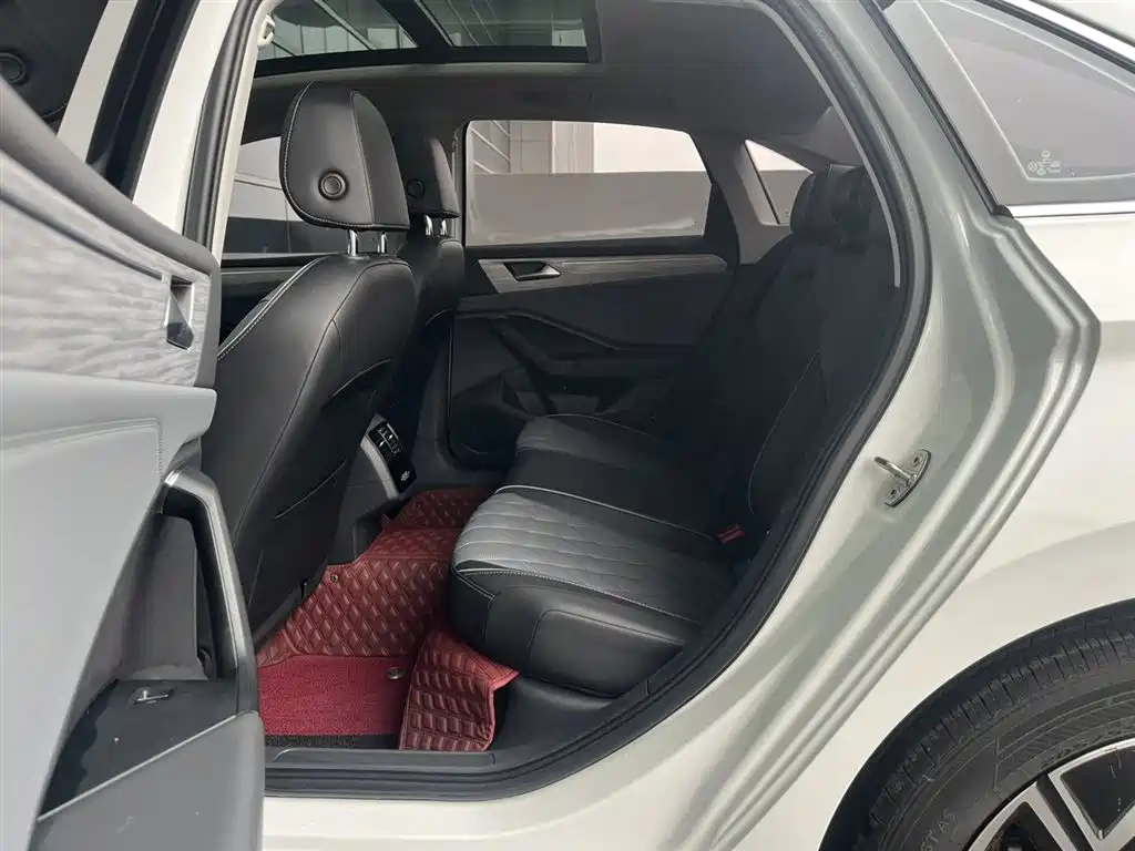 Volkswagen Sagitar 2023 300TSI DSG Surpassing Edition фото 16