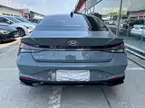 Фото 8 - Hyundai Elantra
