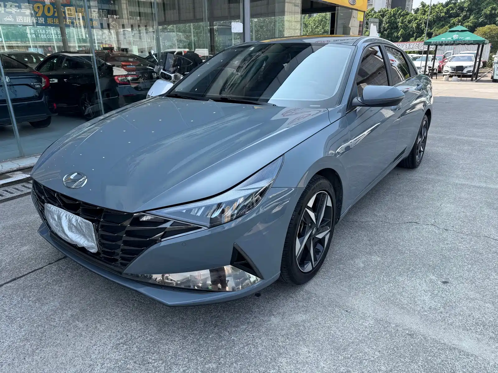 Фото 1 - Hyundai Elantra