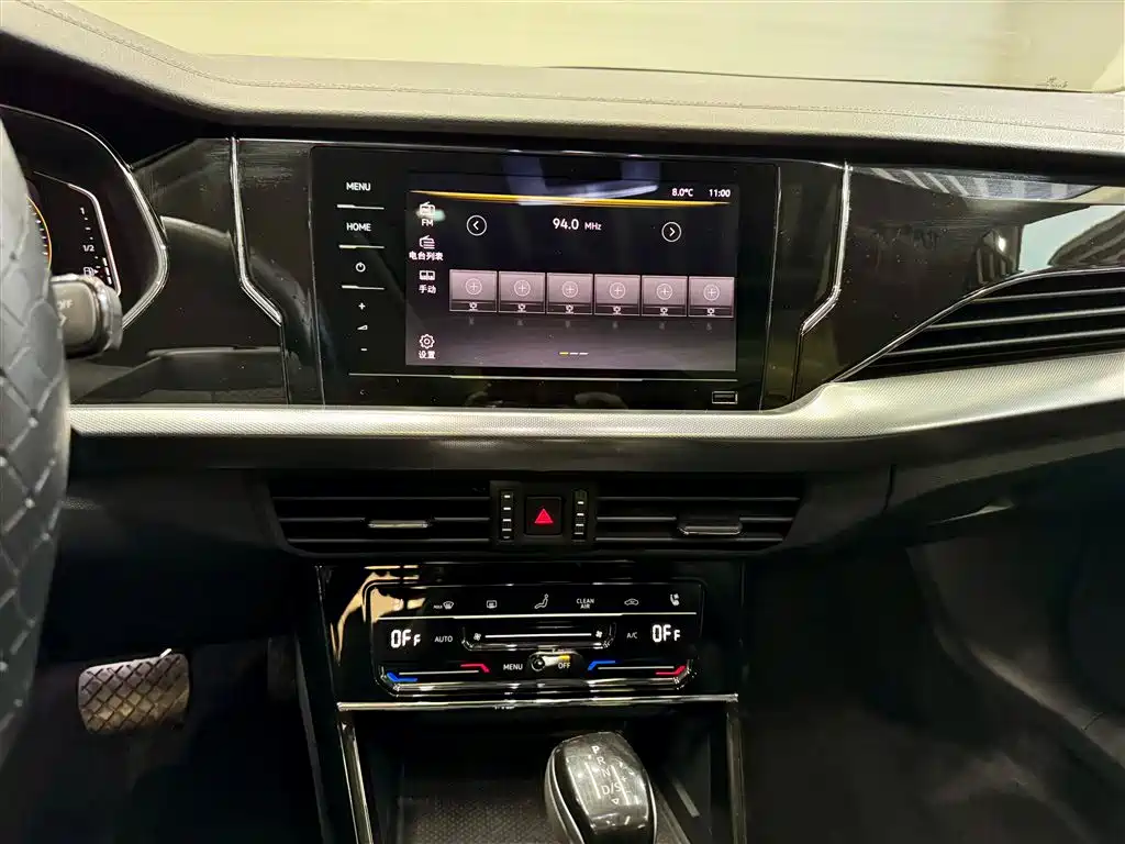Volkswagen Passat 2025 Outstanding 330TSI Elite Edition фото 24
