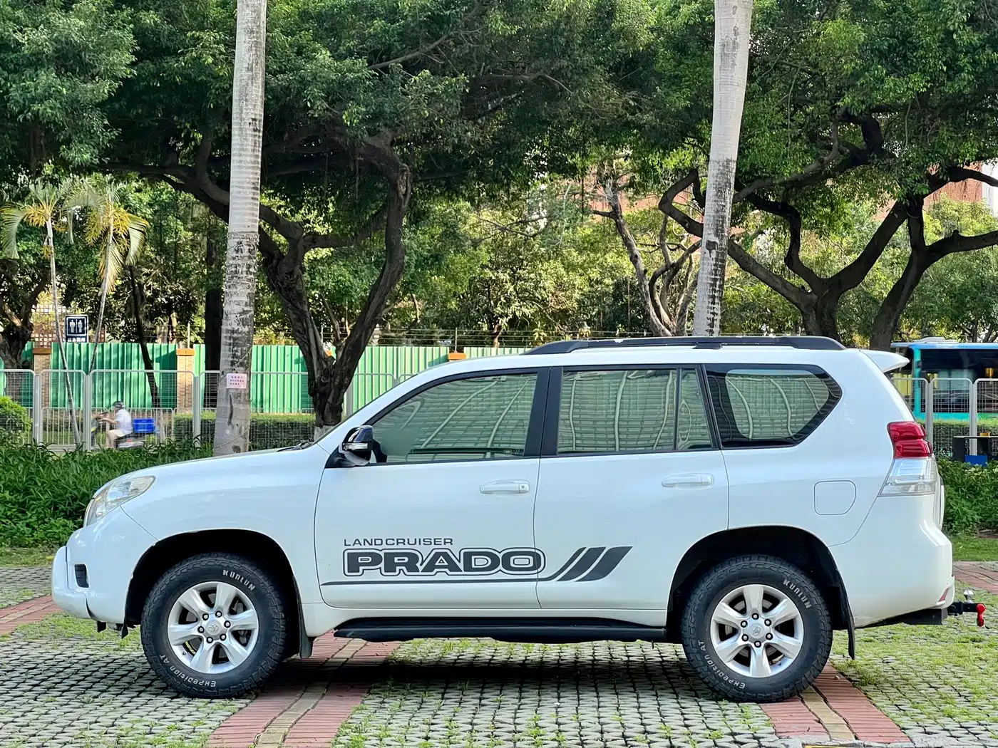 Toyota Prado (Import) 2010 2.7L Auto Luxury фото 12