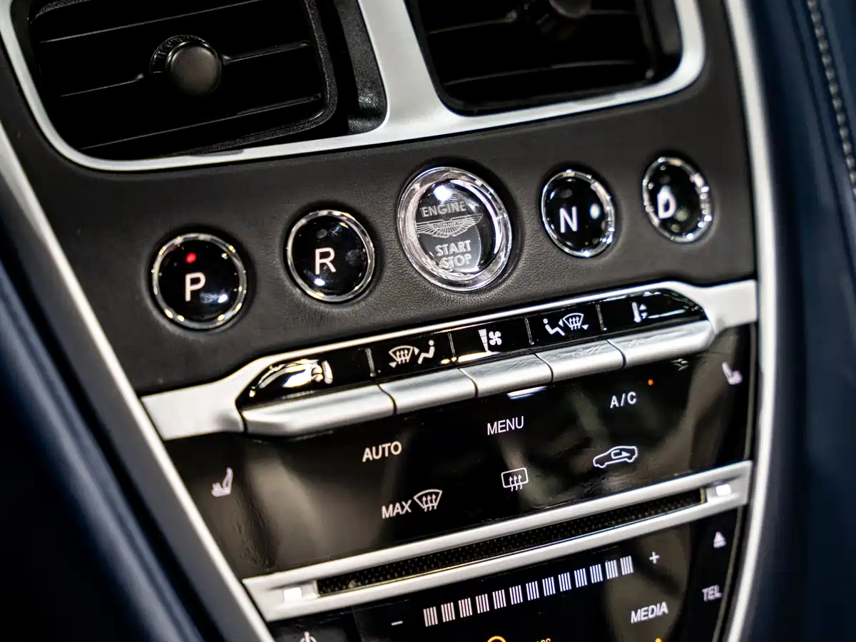 Aston Martin DB11 2019 2019 4.0T V8 Volante
