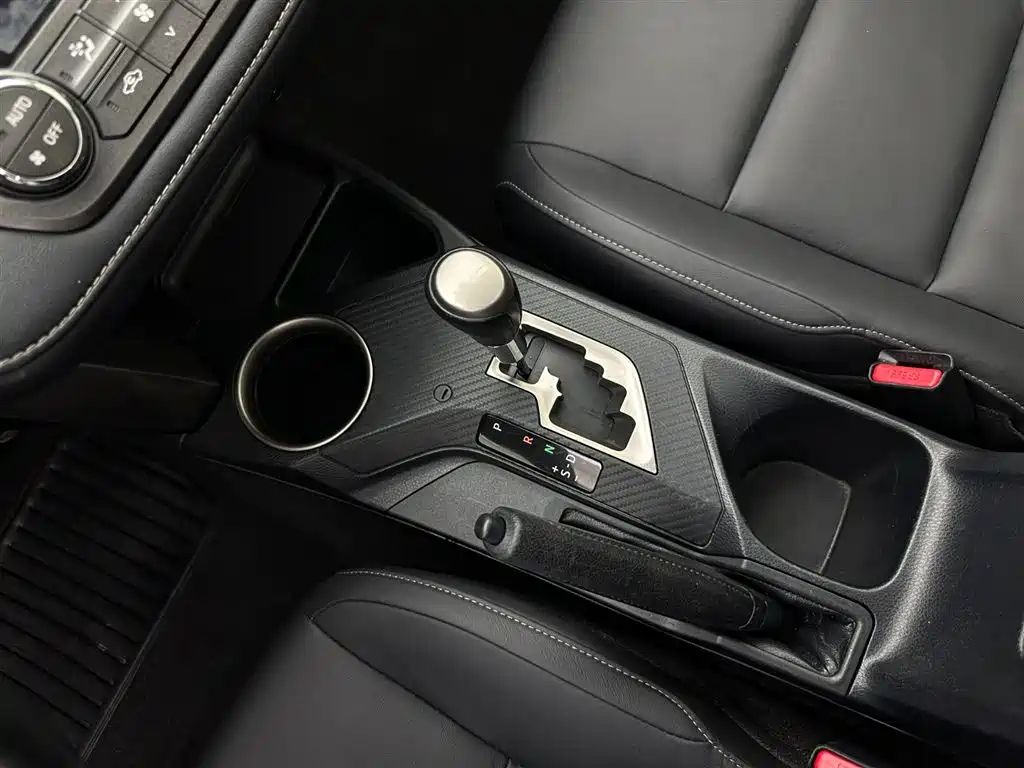 Toyota RAV4 Rongfang 2015 2.5L Automatic 4WD Elite Edition фото 13