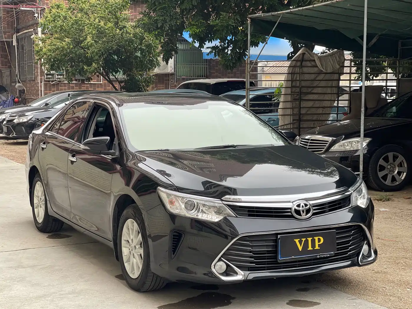 Toyota Camry 2016 2.0G 10th Anniversary Leading Edition фото 2