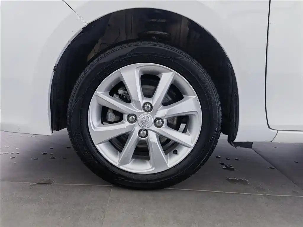 Toyota YARiS L Zhi Xuan 2015 1.5G Auto Sunroof Special Edition фото 17