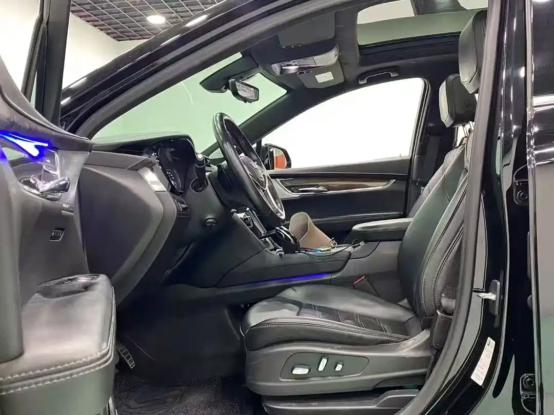 Фото 5 - Cadillac XT5