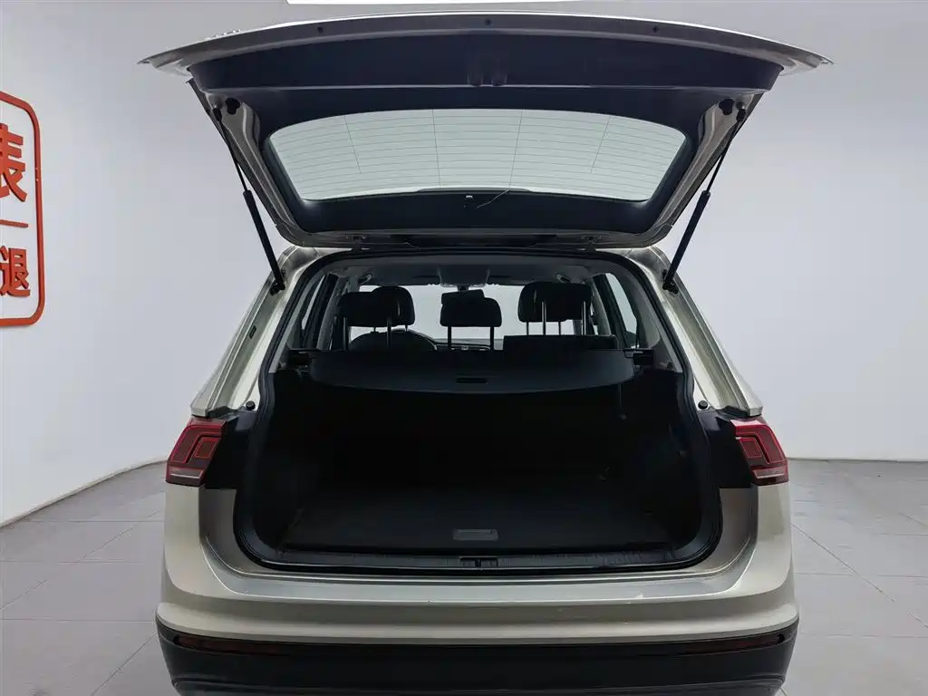 Volkswagen Tiguan L 2018 330TSI Automatic 2WD Trend Edition фото 16
