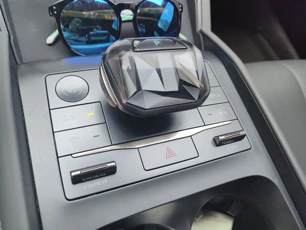 BYD Qin L 2024 DM-i 80KM Superior фото 11