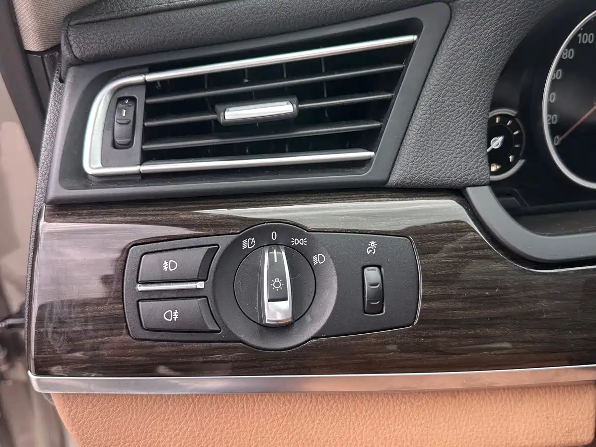 BMW 7 Series 2014 730Li Premium фото 20