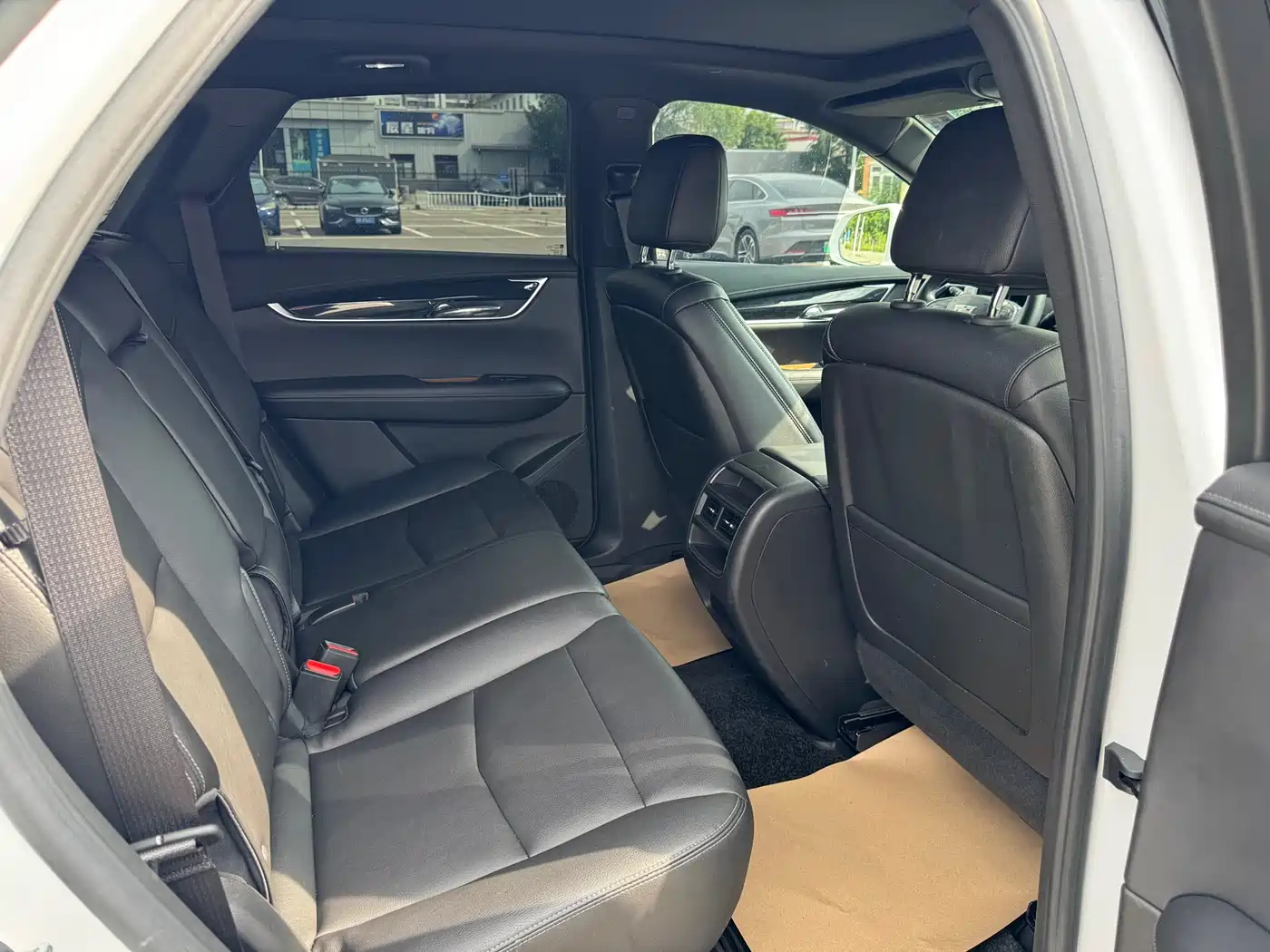 Cadillac XT5 2022 2.0T 2WD Luxury фото 11
