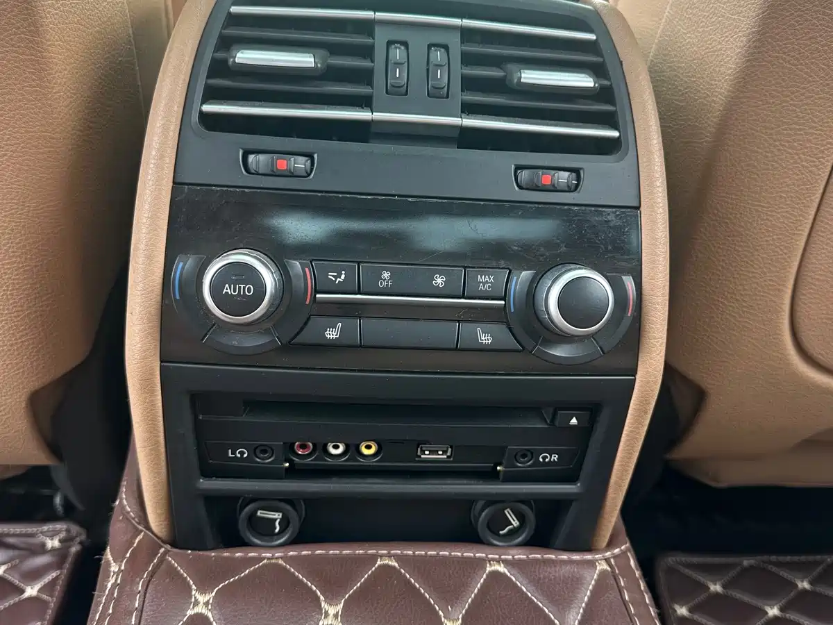 BMW 7 Series 2014 730Li Premium фото 17