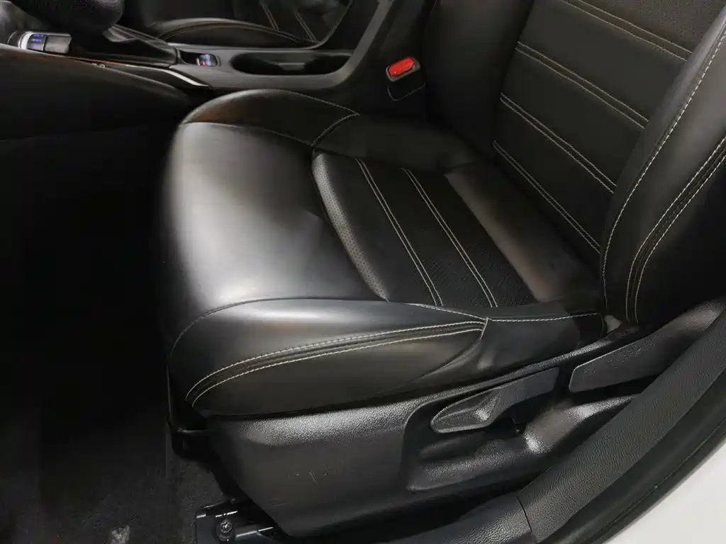 Toyota Levin 2022 185T CVT Luxury Edition фото 20