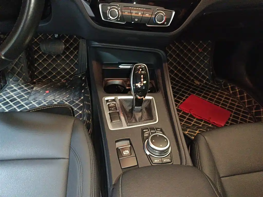 BMW 1 Series 2021 120i M Sport фото 10