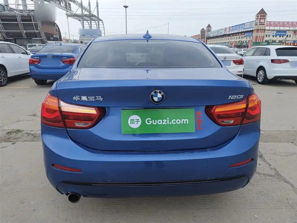BMW 1 Series 2017 118i Sport фото 4