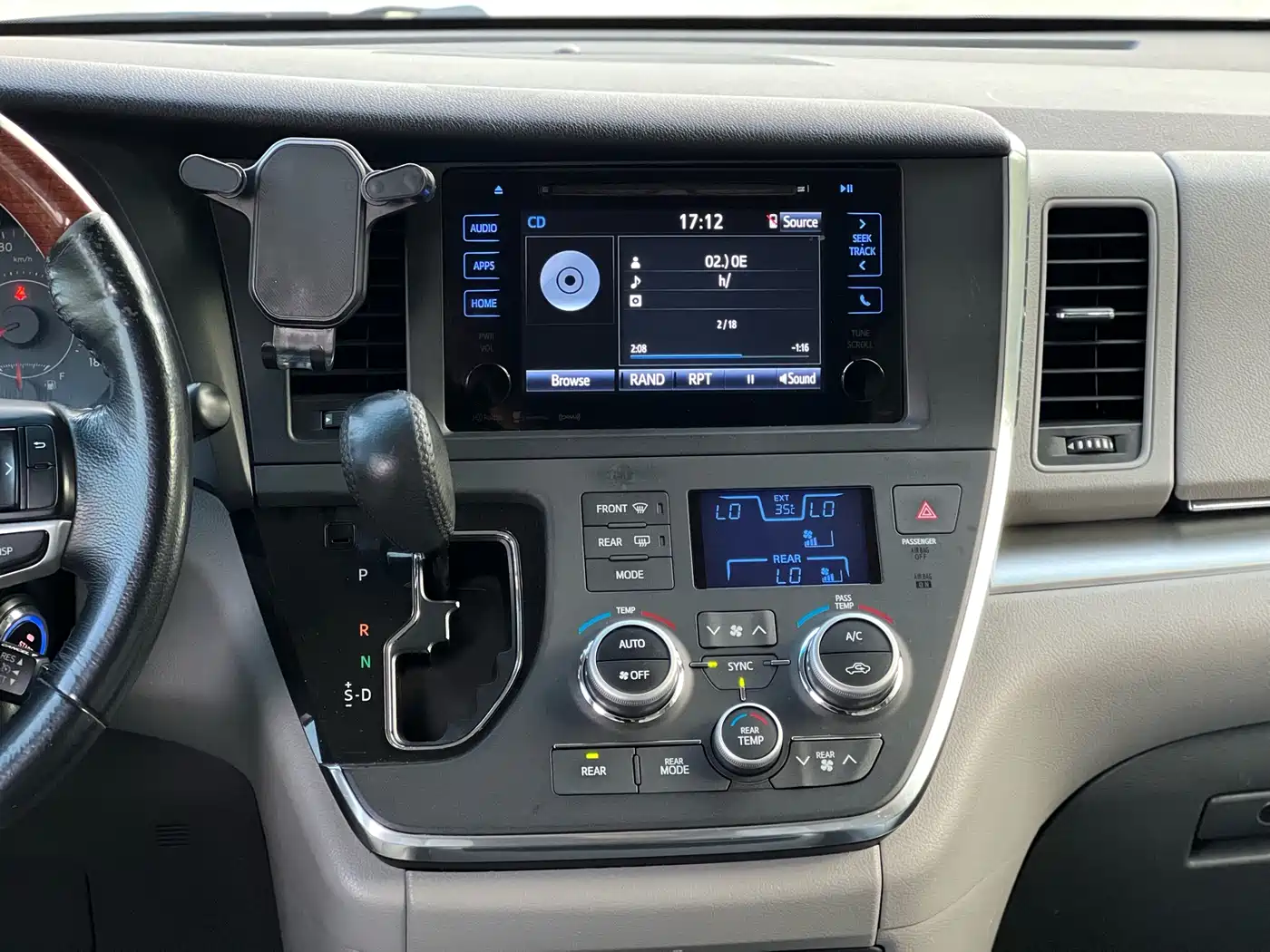 Toyota Sienna 2015 3.5L 2WD LE фото 18