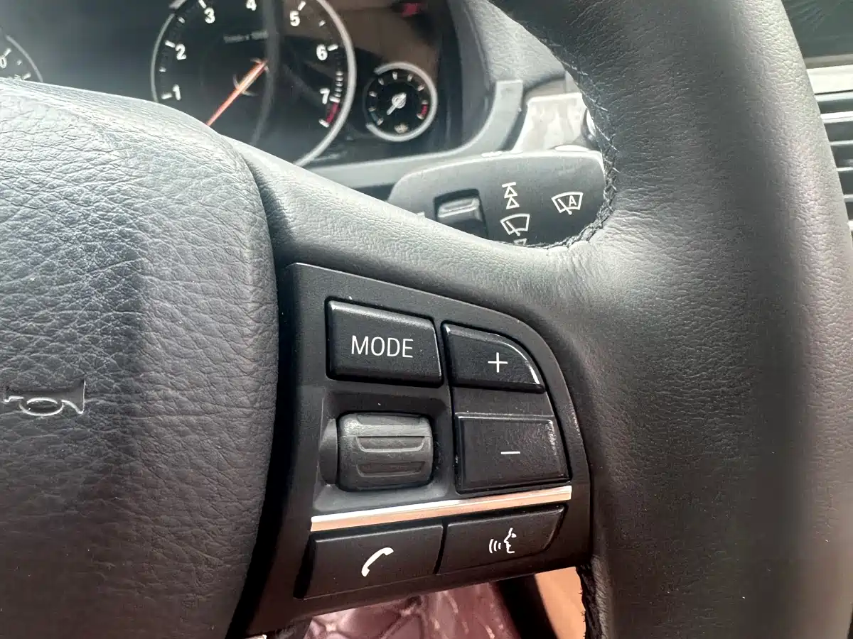BMW 7 Series 2014 730Li Premium фото 22