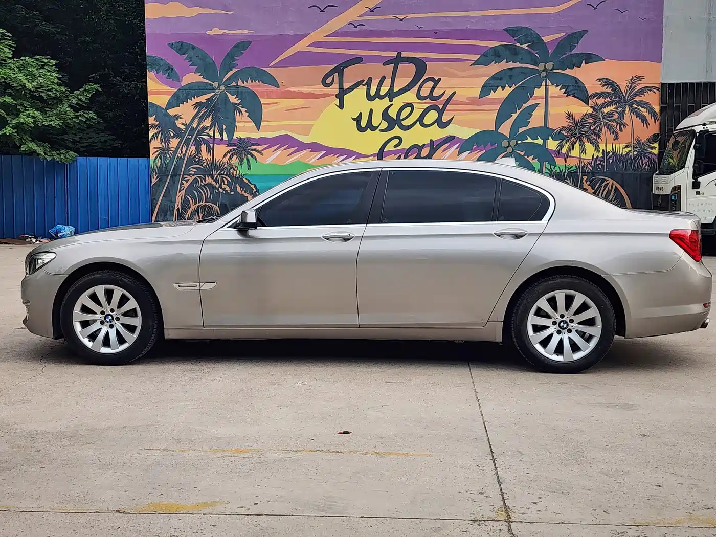 Photo 7 - BMW 7 Series