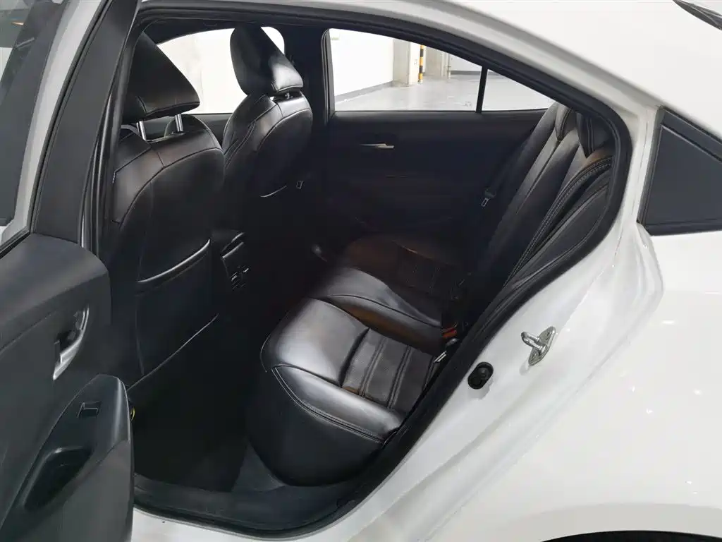 Toyota Levin 2022 185T CVT Luxury Edition фото 15