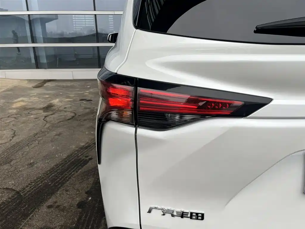 Toyota Sienna 2021 2.5L Hybrid Luxury Edition фото 7
