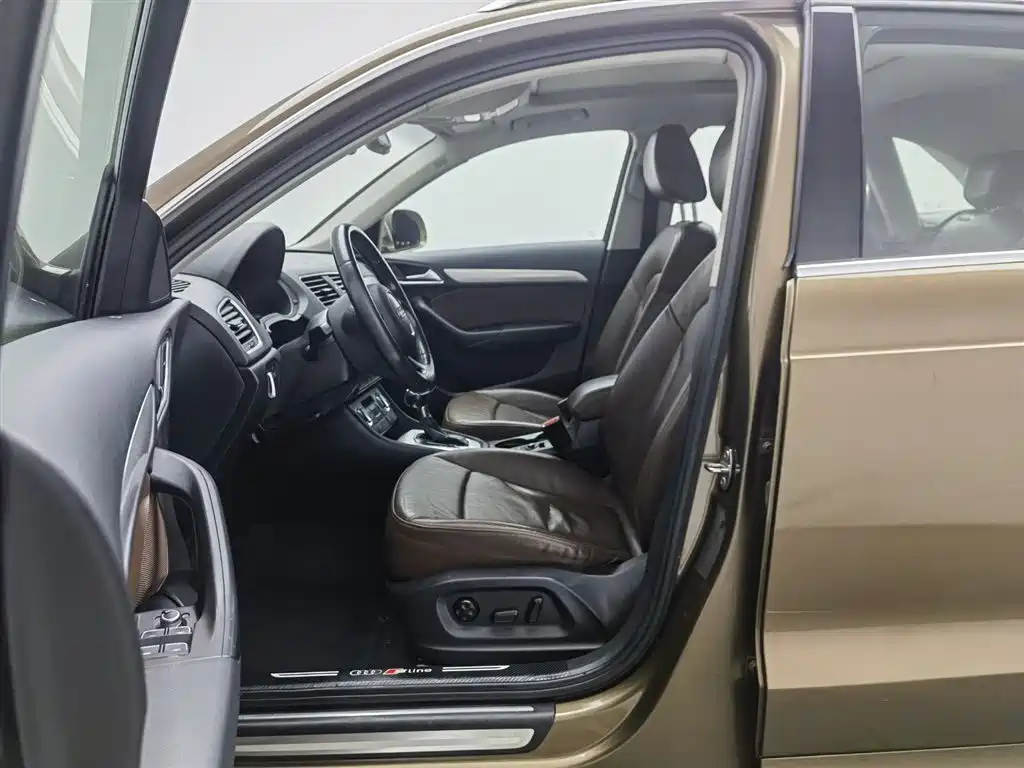 Audi Q3 2015 35 TFSI quattro Technology фото 10