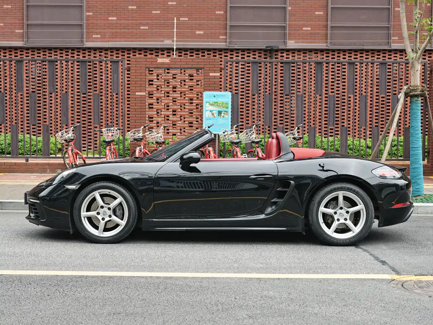 Porsche 718 2018 Boxster GTS 2.5T фото 2