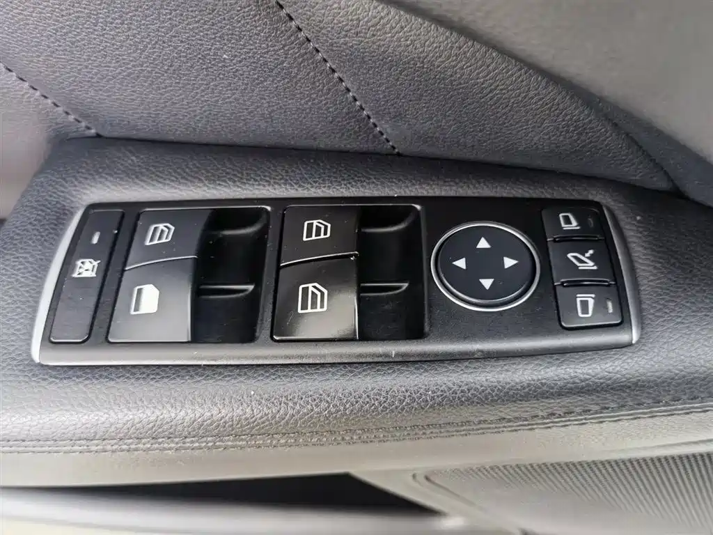 Mercedes-Benz CLS 2015 CLS 320 фото 9