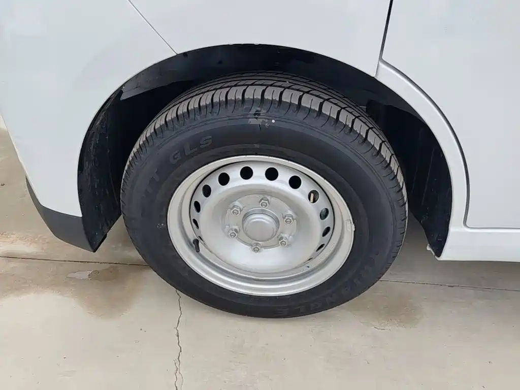 Wuling Motors Wuling Yangguang 2026 2024 300KM Comfort Bus Version 75kW
