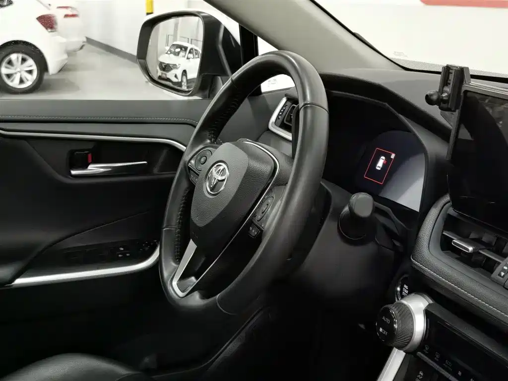 Toyota RAV4 Rongfang 2023 2.0L CVT FWD Style Plus Edition фото 22