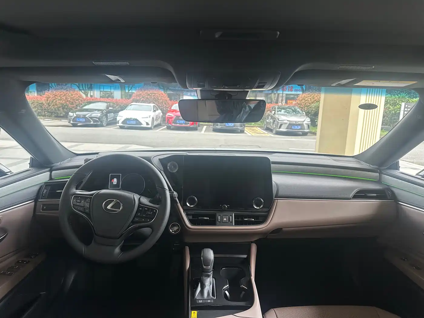 Lexus ES 2025 200 Ultimate Edition фото 6