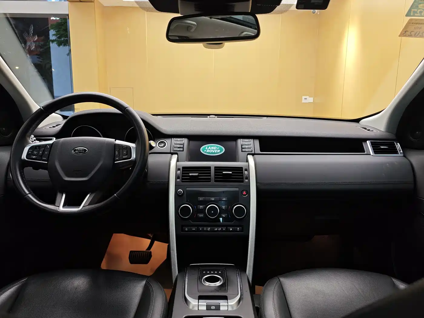Land Rover Discovery Sport 2019 240PS SE Edition China V фото 19