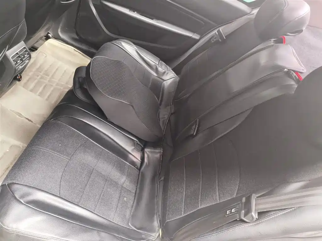 Peugeot 408 2015 Model 1.2T Automatic Luxury Edition фото 13