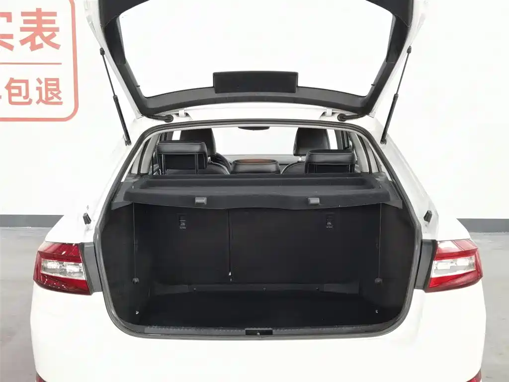 Škoda Octavia 2020 TSI230 DSG Smart Luxury Edition фото 16