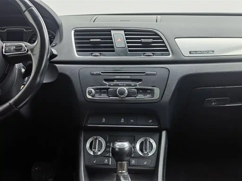 Audi Q3 2015 35 TFSI quattro Technology фото 12