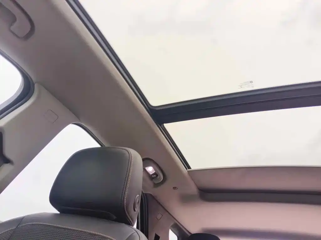 Фото 6 - Chevrolet Equinox