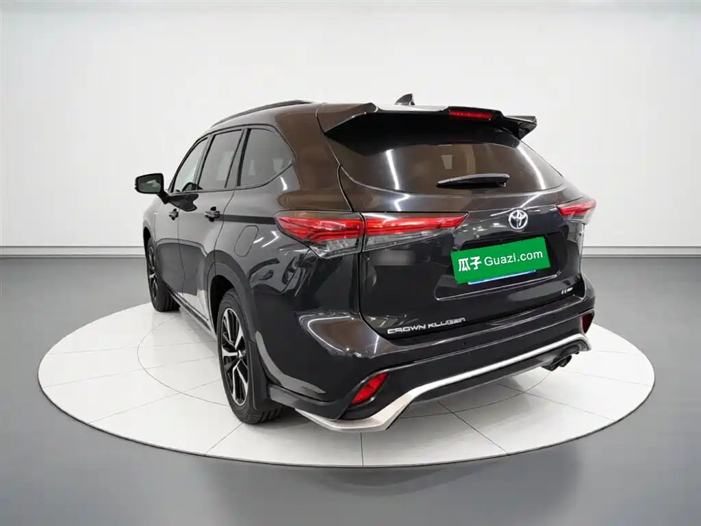 Toyota Crown Kluger 2021 2.5L HEV 4WD Premium фото 5